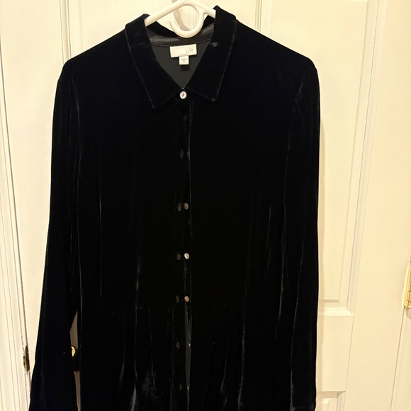JJILL Black velvet shirt with full ruffle back size XL NWOT - Picture 1 of 7